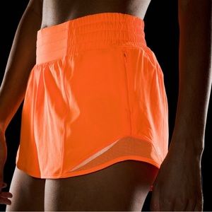 LULULEMON HOTTY HOT 2.5” SHORTS - HIGHLIGHT ORANGE - GENTLY WORN